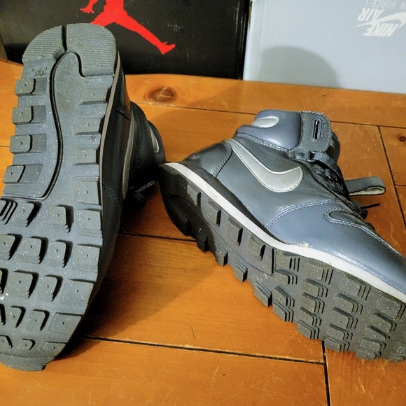 Nike Snow Waffle Grey Patent w/Sherpa Women's Sneaker Boot Size 10 - Picture 4 of 11